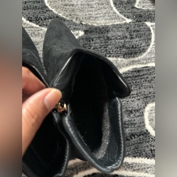 Boots - Picture 4 of 5